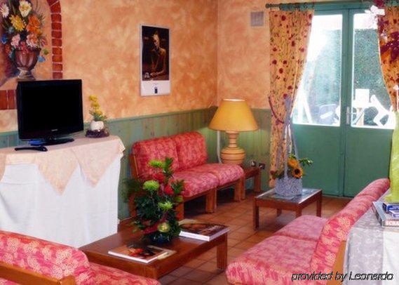 Contact Hotel Restaurant La Chaumiere Entre Orgeval Et Flins A13 Sortie 8 Les Mureaux Kamer foto