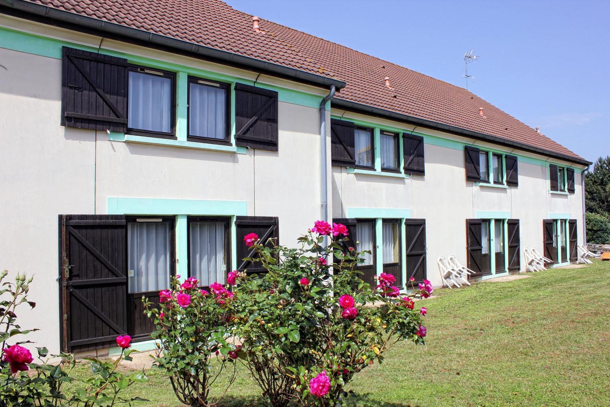 Contact Hotel Restaurant La Chaumiere Entre Orgeval Et Flins A13 Sortie 8 Les Mureaux Buitenkant foto