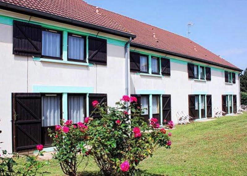 Contact Hotel Restaurant La Chaumiere Entre Orgeval Et Flins A13 Sortie 8 Les Mureaux Buitenkant foto