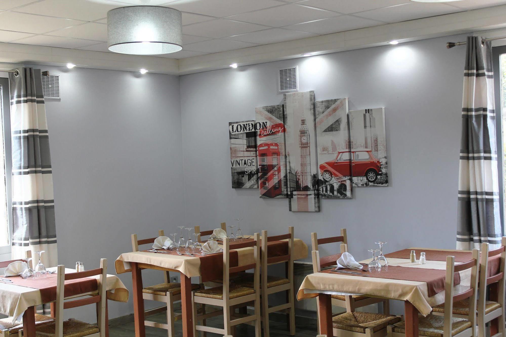 Contact Hotel Restaurant La Chaumiere Entre Orgeval Et Flins A13 Sortie 8 Les Mureaux Buitenkant foto