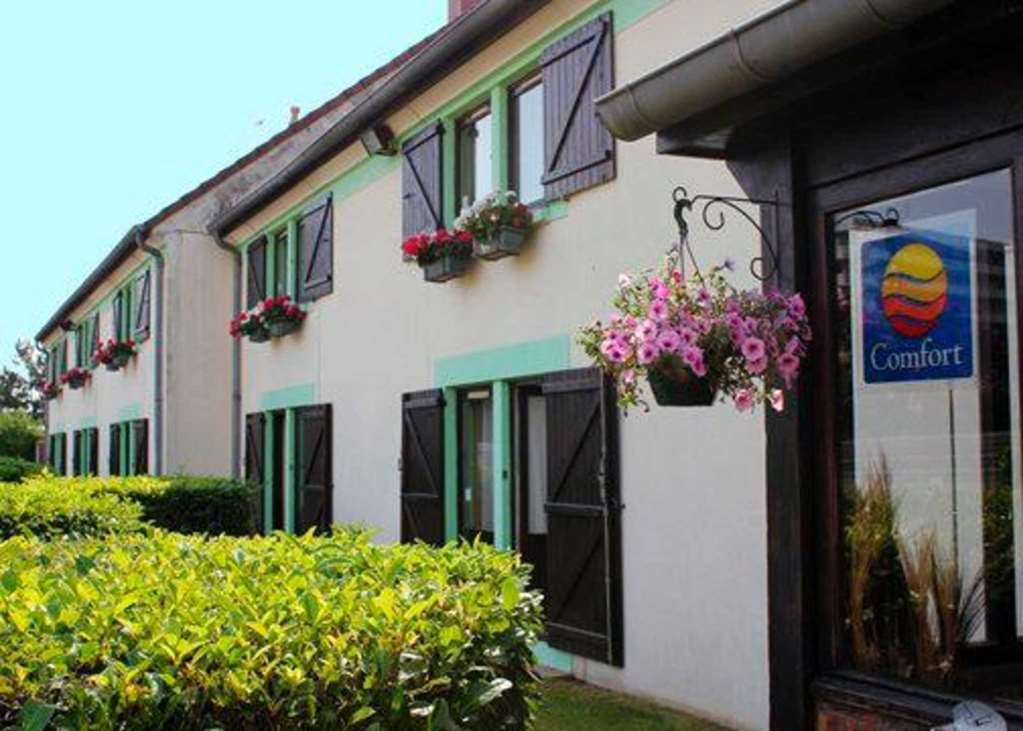 Contact Hotel Restaurant La Chaumiere Entre Orgeval Et Flins A13 Sortie 8 Les Mureaux Buitenkant foto